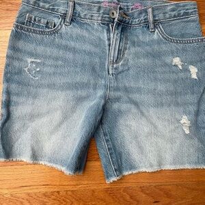 NWT- LIGHT WASH DENIM SHORTS —
 Denim Blue Kids Shorts